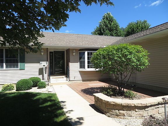 2nd image of 631 Eastmor Dr