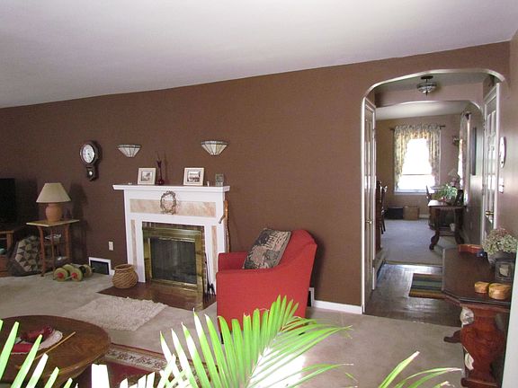 Living room into dining room