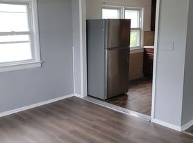1112 Rivington St, Roselle, NJ
