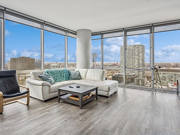 3rd image of 1629 S Prairie Ave Unit 2206