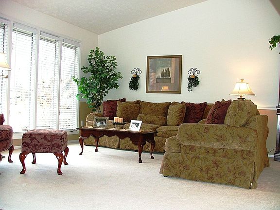 2nd image of 391 Woodlake Dr