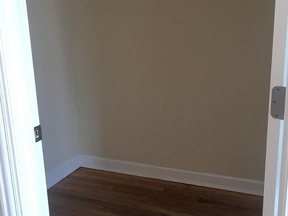 5th image of 15406 Broadway Ave APT 22