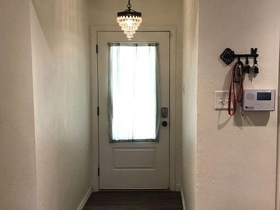 4th image of 713 Meadowdale Dr