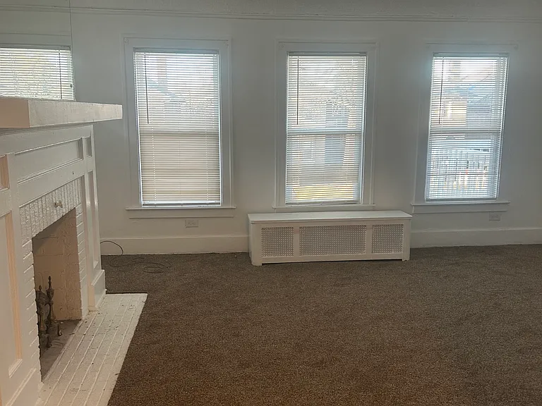 1929 Calvert St #1 — Photo 3