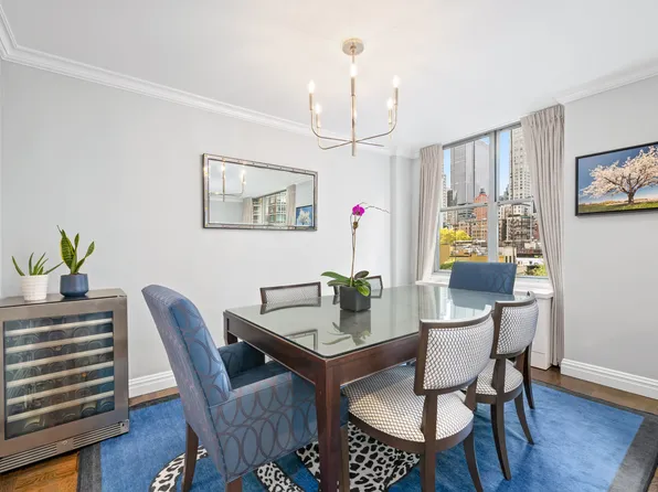 201 East 62nd Street image 3 of 7