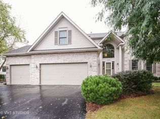 1180 White Chapel Ln, Algonquin, IL 60102