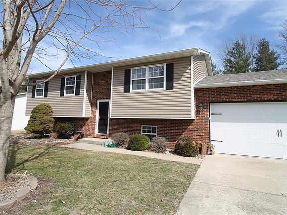 2nd image of 21 Cottonwood Glen Dr