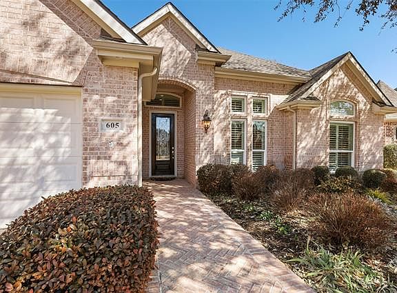 2nd image of 605 Pelican Hills Dr