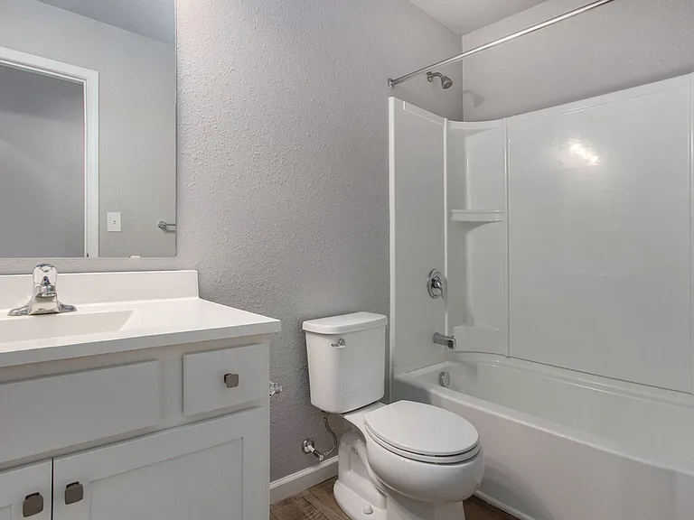 742 E Pine Hill Ave — Photo 8