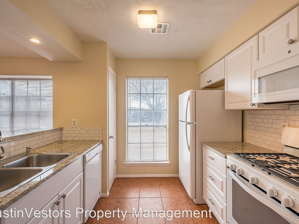 1st image of 2206B Cedar Bend Dr