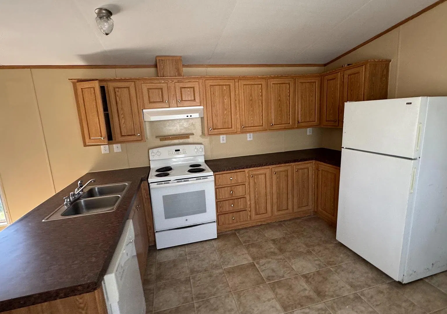 3 bed, 1275 sqft, $700 — Photo 2
