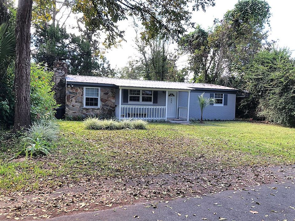 1st image of 136 NE Berry Pl