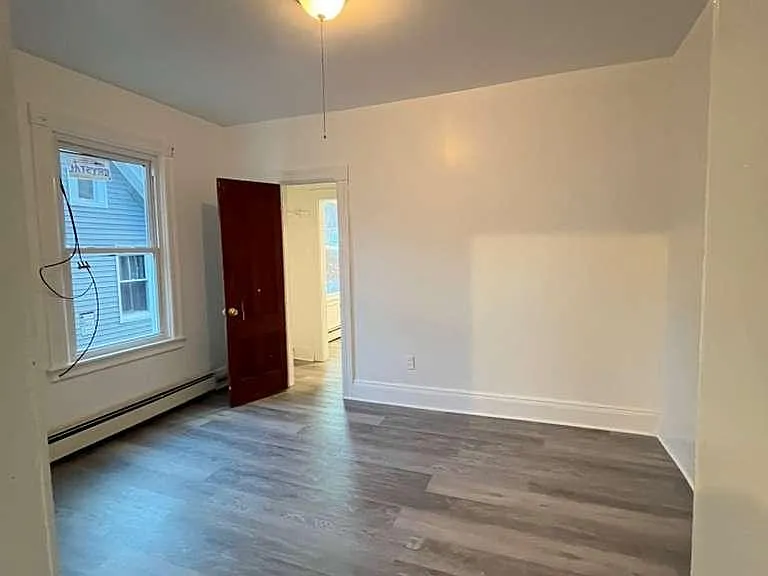 327 Prospect St #1 — Photo 3
