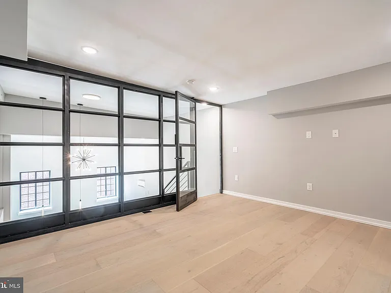 719 Dickinson St #2B — Photo 13