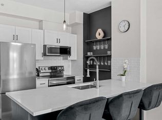 73 Erin Woods Ct SE #2213, Calgary, AB T2B3V2