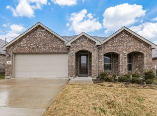 689 Farmstead Dr, Arlington, TX 76002