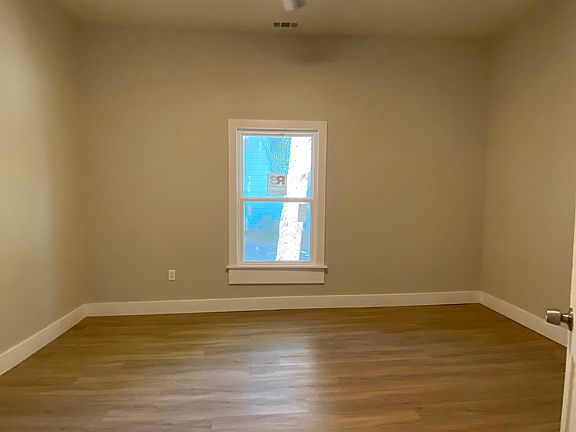 5th image of 1011 Tribble St