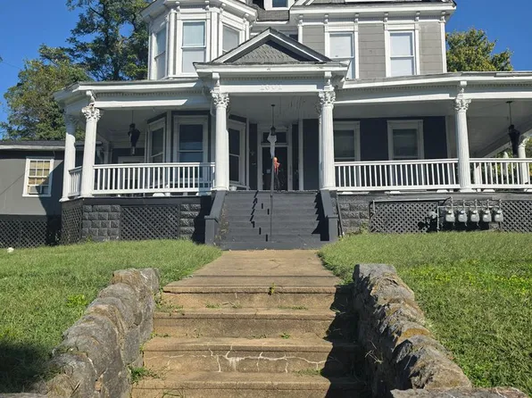 Memorial Ave, SW, 1601, 1601 Memorial Ave SW #1, Roanoke, VA 24015