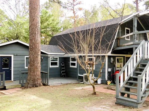 458 Rain Forest Rd, Onalaska, TX 77360