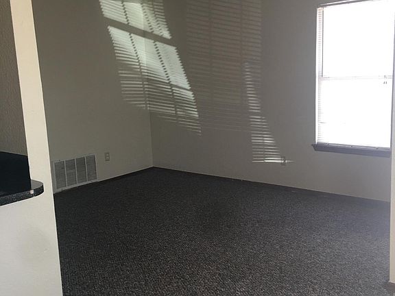 4th image of 121 N Hortense Ave