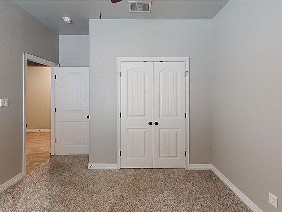 2nd image of 3826 Leming Ct