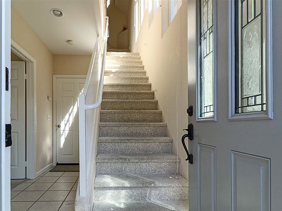 4th image of 820 Redondo Ct