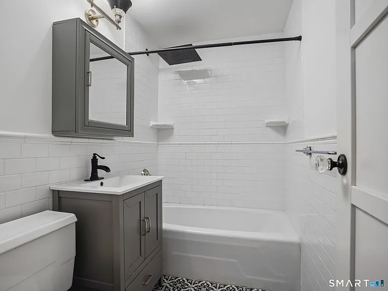 27 Northill St #2J — Photo 19
