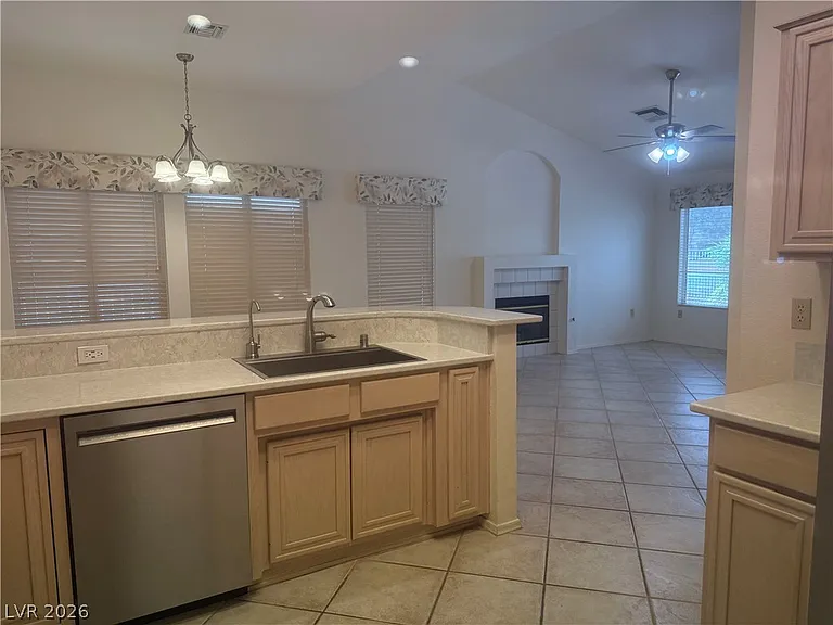 8900 Kingsmill Dr — Photo 17