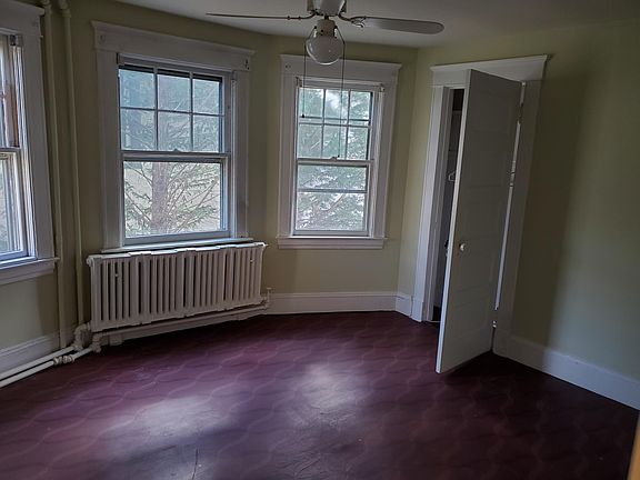 5th image of 41 Mohican Park Ave