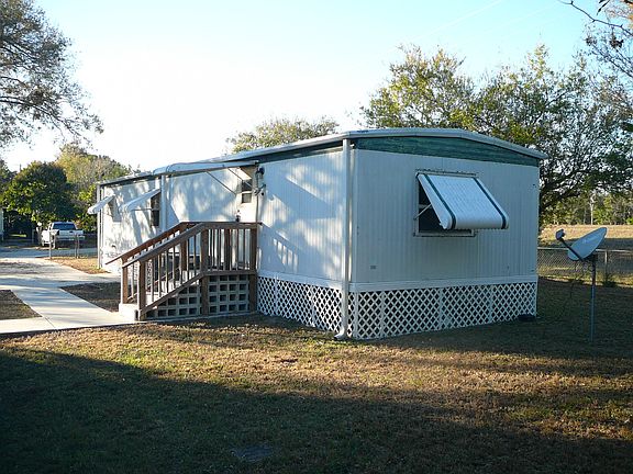 5th image of 1214 E Joy Lane