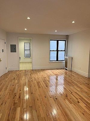 3rd image of 558 W 156th St #3E