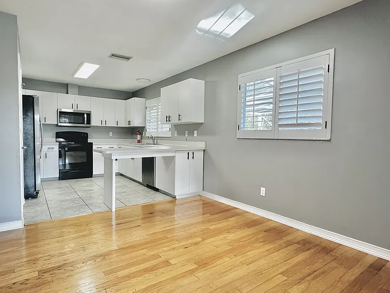 27655 Tennessee St — Photo 10
