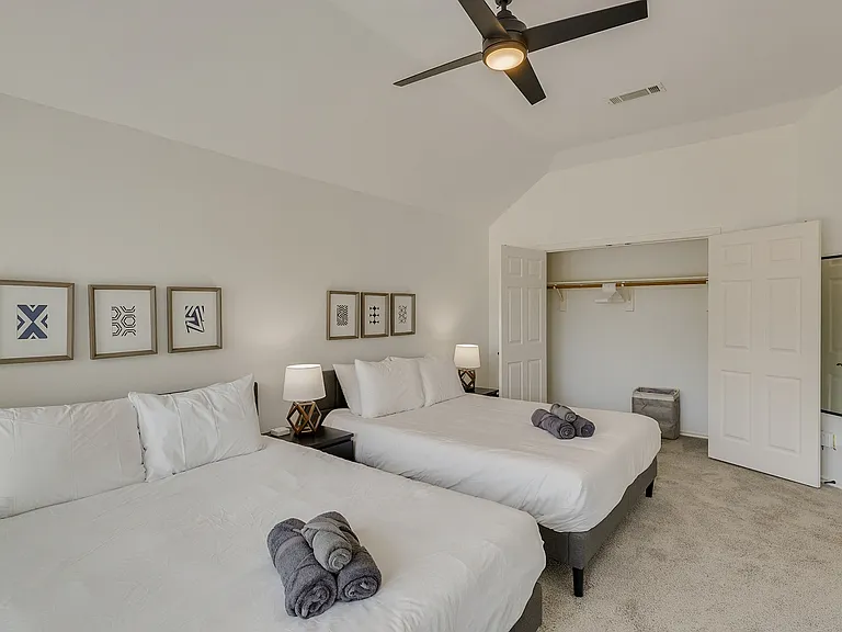 5604 Hill Haven Ct — Photo 17