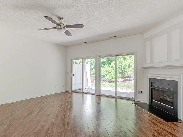 306 Orchard Park Dr — Photo 10
