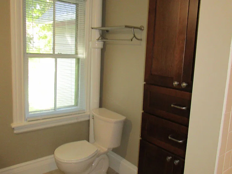 353 Alexander St — Photo 16