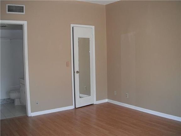 3rd image of 503 Waterview Dr