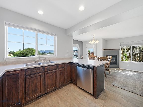 5th image of 1124 Longbow Ln #1A