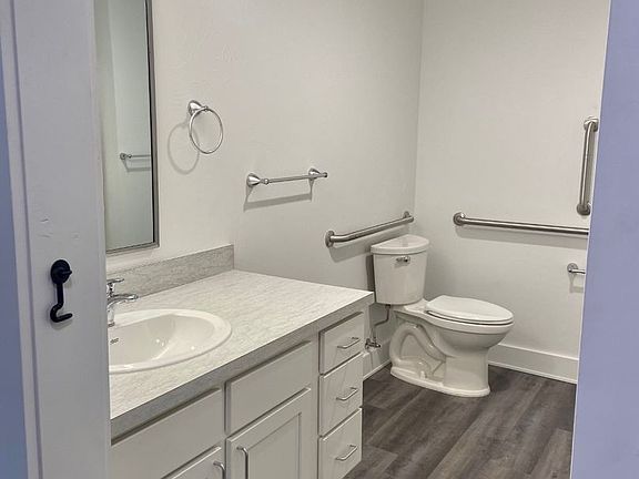 5th image of 2520 1st Ave N #5
