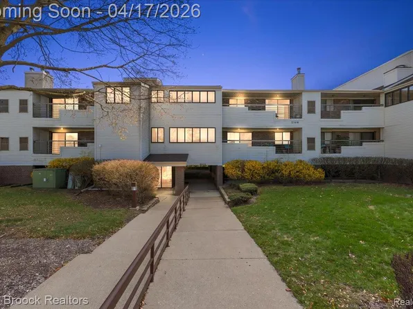 30414 Orchard Lake Rd Unit 29, Farmington Hills, MI 48334