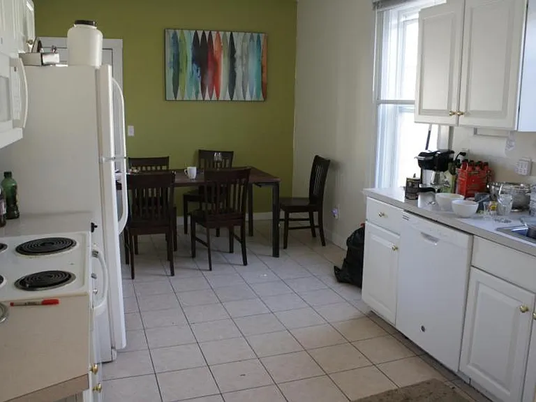 85 Gibbs St #2 — Photo 4