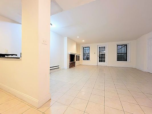 4th image of 309 E 37th St #Gw