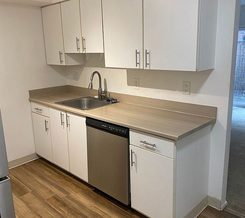 1st image of 2250 NW Kearney St #424