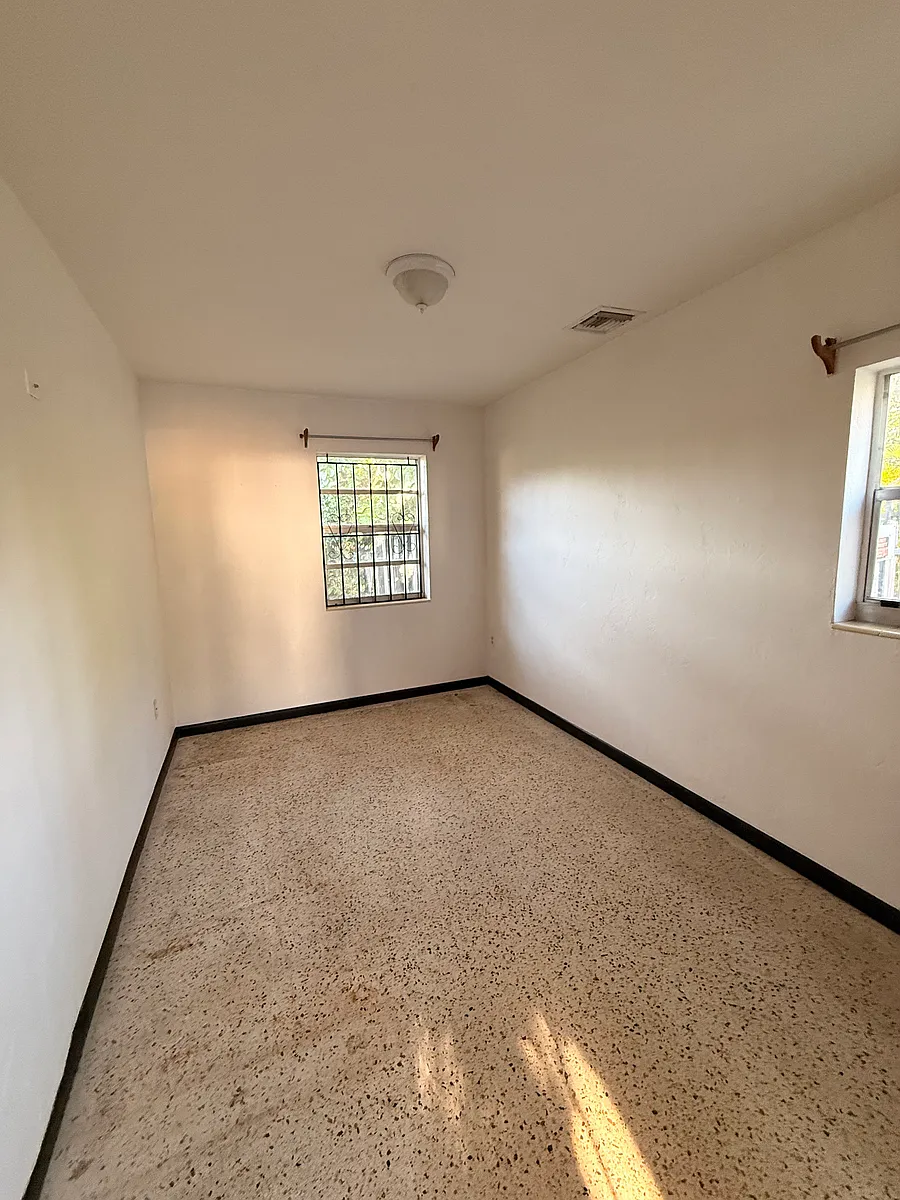 Building Photo - 48 NW 78th St #1