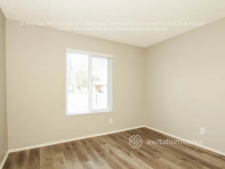 5433 W Altadena Ave — Photo 11