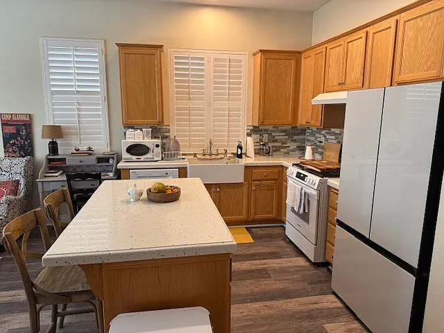 1540 Rose Arbor Ln — Photo 8