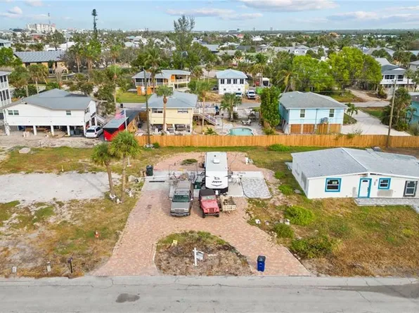 137 Hibiscus Drive, Fort Myers Beach, FL 33931