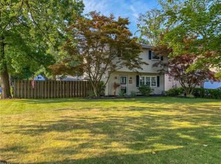 7662 Dahlia Dr, Mentor On The Lake, OH 44060