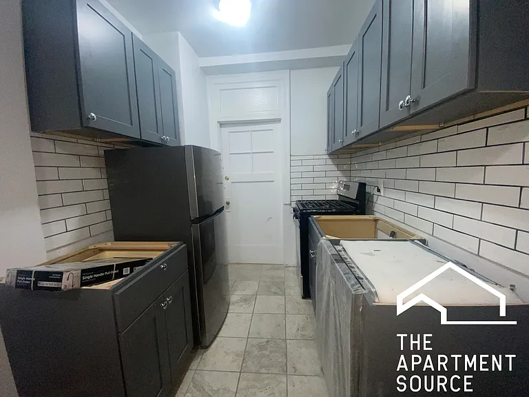 1365 W Estes Ave #2P — Photo 1