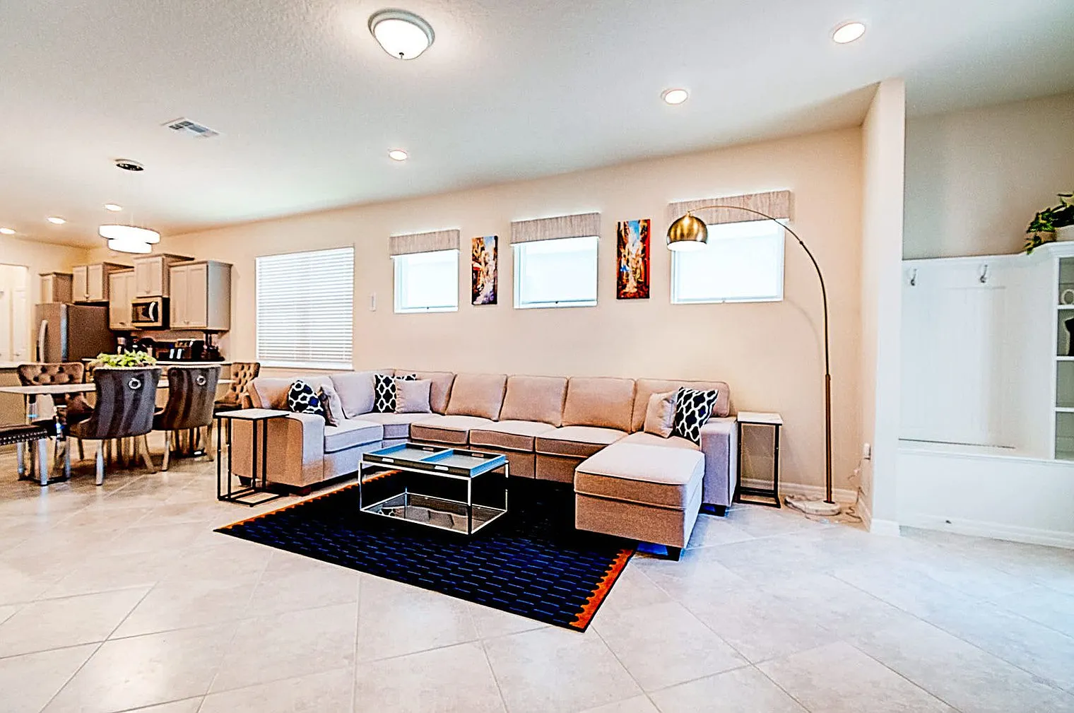 5 bed, 5.0 bath, 2604 sqft, $4,495 — Photo 2