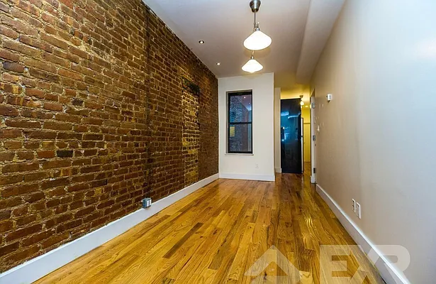 Rented by EXR | media 15